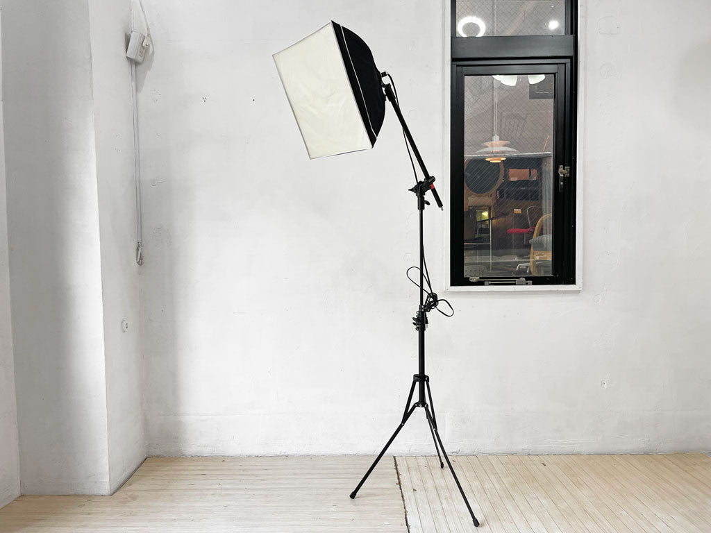 写真電気工業株式会社 リファーエフ RIFA-F 40×40 cm コンパクトスタンド&ライトブーム付セット 室内撮影用機材 キャリーバック付 定価 ￥36,300- 中古品 買い取りしました。