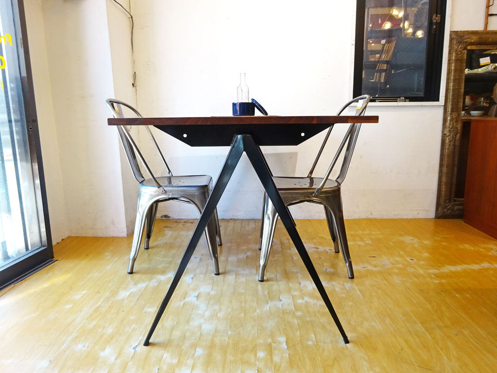 ガルファニタス GALVANITAS Model TD4 ウォールナット無垢材×ブラックコンパスレッグ ダイニングテーブル 幅 140ｃｍ ～ 無駄のないエッジの効いたテーブル