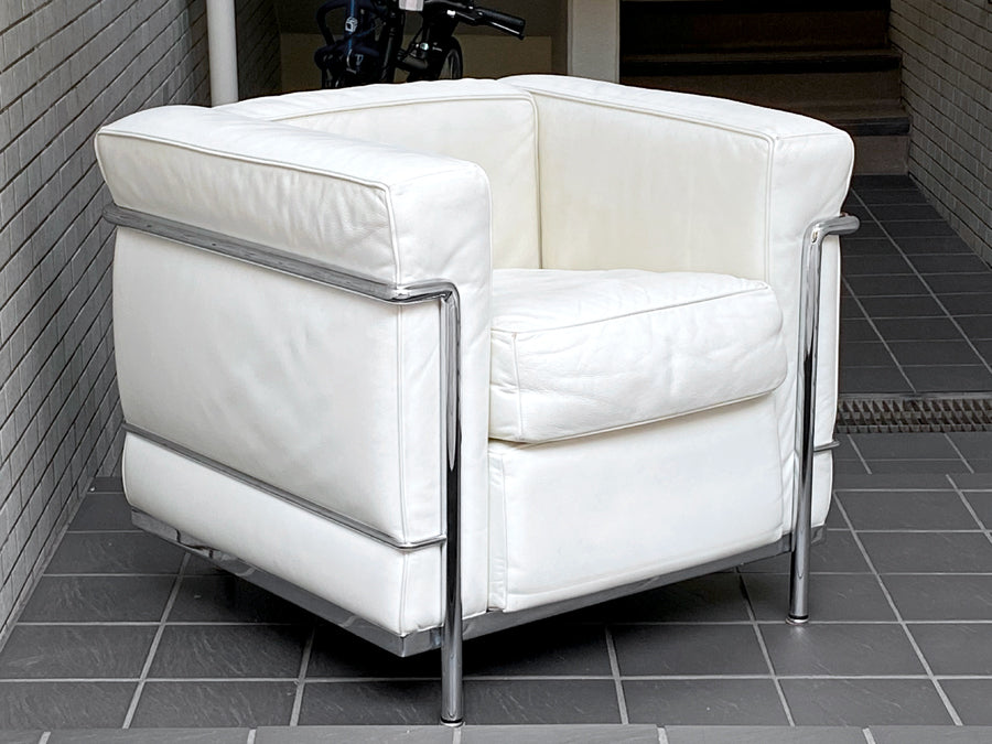 カッシーナ Cassina LC2 ソファ 1シーター ポリエステルパッディング仕様 ル・コルビュジェ グランコンフォール ホワイト×クローム MoMA永久所蔵 　中古品 買い取りしました。