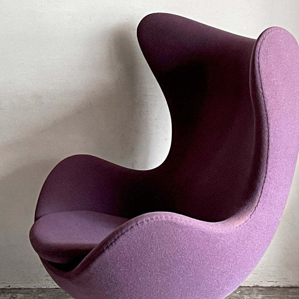 フリッツハンセン Fritz Hansen エッグチェア Egg chair ラウンジチェア ファブリック パープル系 アルネ・ヤコブセン ～ 殻の中に ～