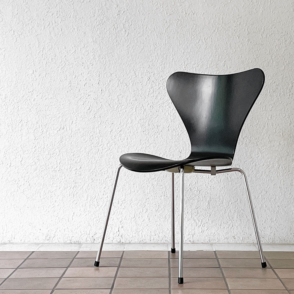  【用賀店】フリッツハンセン Fritz Hansen 3107 セブンチェア ラッカー ブラック スタッキング アルネ・ヤコブセン デンマーク 北欧家具 買取させていただきました。