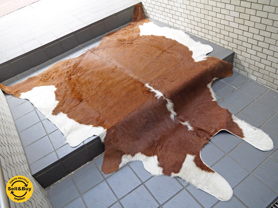 大判 カウラグ 牛革 ブラウン×ホワイト カーペット ラグマット 毛皮 ハラコ 敷物 ～ワンランク上の高級感を～ 【 買取と販売とレンタルのお店 】