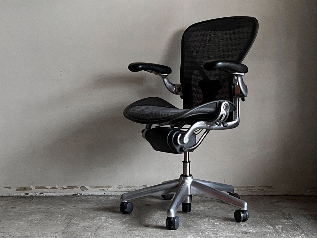 ハーマンミラー Herman Miller アーロンチェア Bサイズ フル装備 タキシードブラック ポスチャーフィット ポリッシュドアルミベース ビル・スタンフ ＆ ドン・チャドウィック 中古品 買い取りしました。