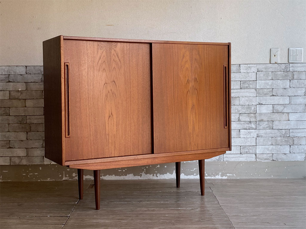 北欧ビンテージ Scandinavian Vintage チーク材 サイドボード キャビネット 北欧家具 買い取りしました。