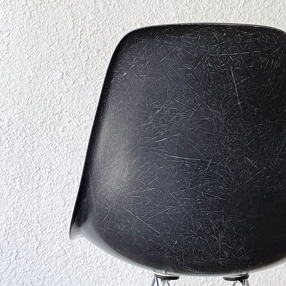 ハーマンミラー Herman Miller サイドシェルチェア 現行 FRP製 ブラック エッフェルベース C&R イームズ ミッドセンチュリー ～永遠の一脚～