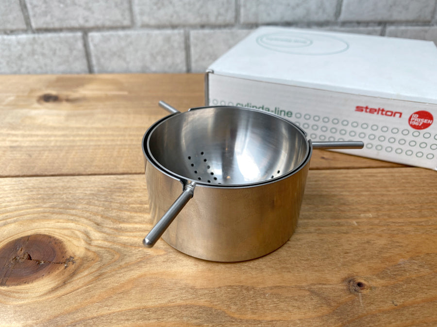 ステルトンStelton シリンダライン Cylinda Line AJ ティーストレーナー 箱付 アルネ・ヤコブセン Arne Jacobsen 北欧 デンマーク 　中古品 買い取りしました。