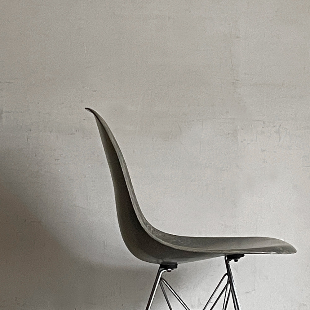 ハーマンミラー Herman Miller サイドシェルチェア 2nd ビンテージ エンボスレス すっぴんモデル FRP シーフォームグリーン ロータイプ エッフェルベース イームズ ～ ビンテージゆえの魅力 ～