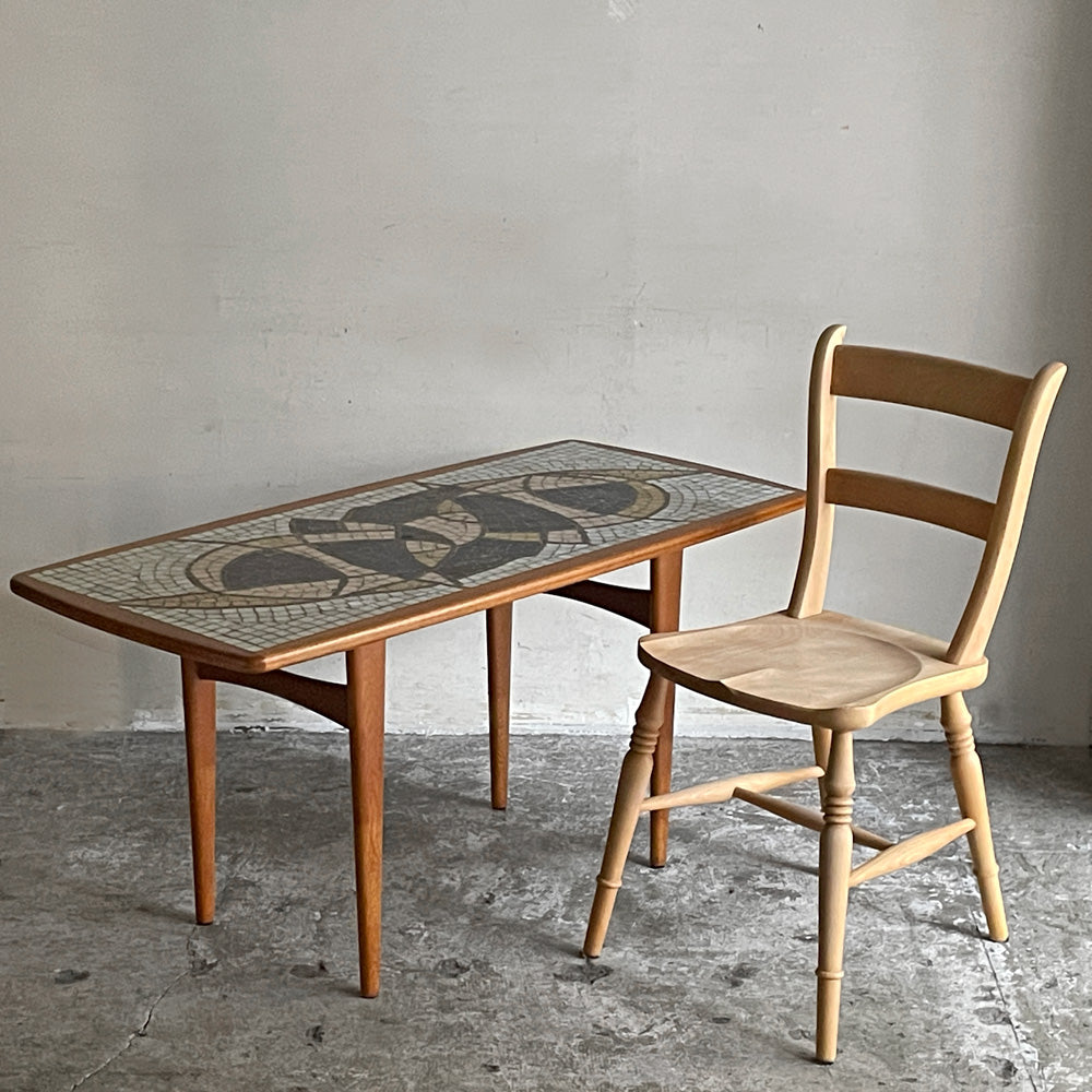 【自由が丘店】北欧ビンテージ タイルトップ コーヒーテーブル センターテーブル モザイク Edvard Johansson Möbelfabrik スウェーデン 北欧家具 ロイズアンティークス取扱 買取させていただきました。