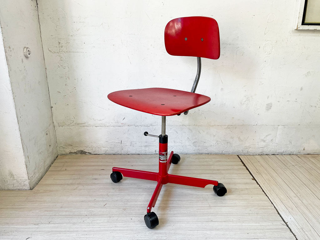 Kettel&Villadsen ケヴィチェア KEVI Chair 4本脚 レッド ヨルゲン・ラスムセン ビンテージ デスクチェア キャスターベース 北欧 デンマーク 中古品 買い取りしました。