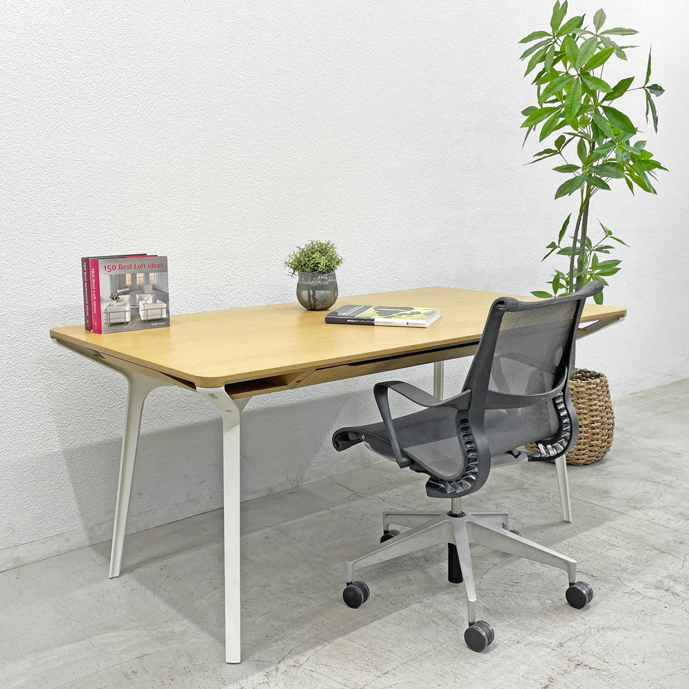 Herman Miller カラフテーブル Carafe Table W160cm デスク ダイニングテーブル ドロワー付き 配線孔 参考価格約533,500円 廃番～現代的なライフスタイルに合わせたフレキシブルなデスクテーブル～