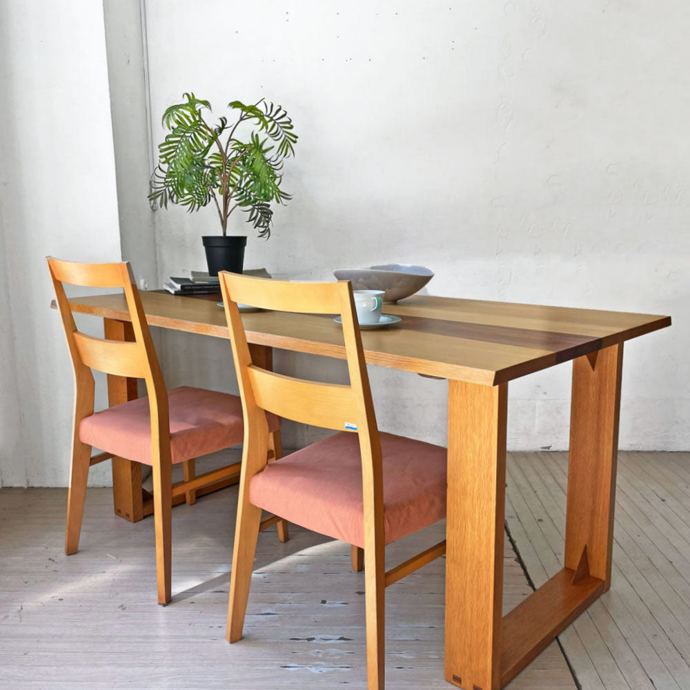 日進木工 NISSIN カーヴ ホワイトウッドシリーズ CARVE WHITE WOOD WOT609 ダイニングテーブル オーク無垢材 x ブラックウォールナット無垢材 W150cm ～職人の技が彩る～