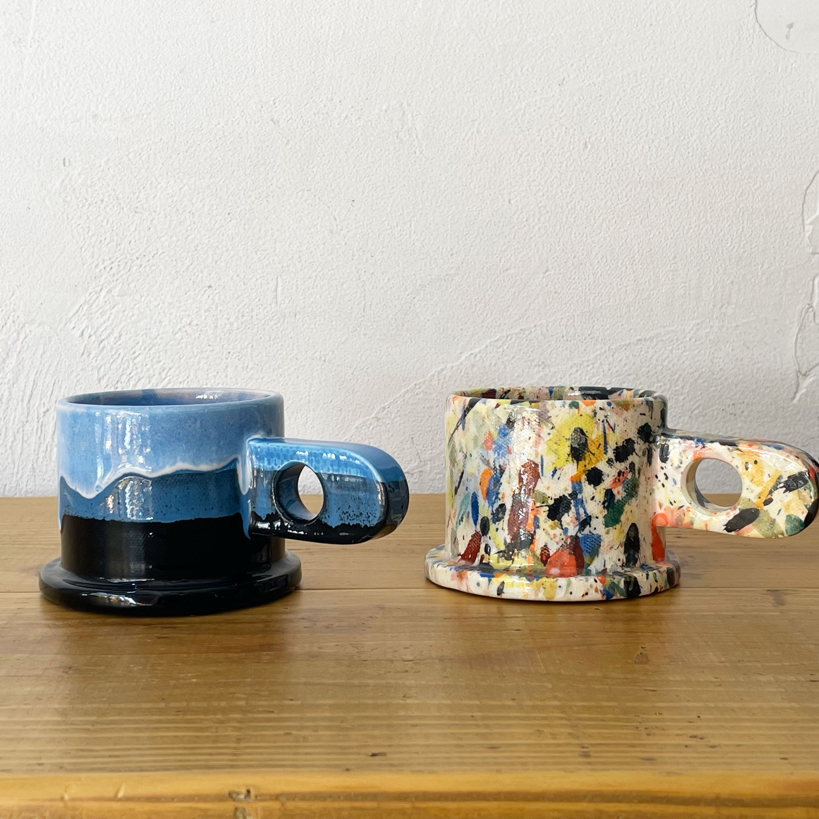 【下北沢店】エコ パーク ポッテリー Echo Park Pottery ピーター・シャイヤー Peter Shire マグカップ ブルー×ブラック / スプラッター ポストモダン 計２点 買取させていただきました。