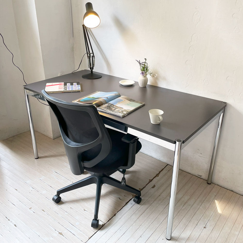 【下北沢店】USMモジュラーファニチャー USM Haller USMハラーテーブル ワーキングデスク ダイニング グレー リノリウム アジャスター 高さ調整機能付 スイス 買取させていただきました。