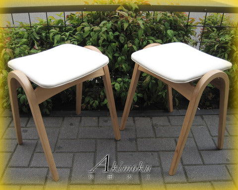 GOOD DESIGN賞受賞！ ～ジャパニーズモダンな名作スツール～ Akimoku / 秋田木工 名作チェア『 スツール No.202（剣持スツール）』 ホワイト&ナチュラル×2脚 入荷！！