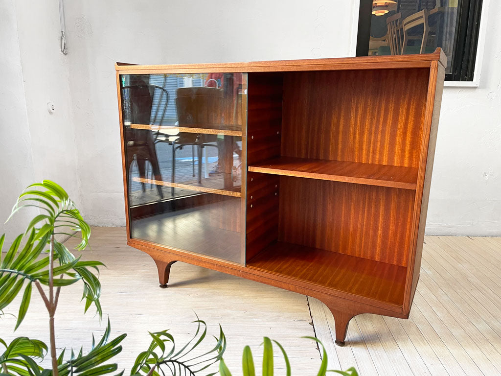 北欧ビンテージ Scandinavian Vintage チーク材 ガラスキャビネット ブックケース カップボード 北欧家具 ～北欧ビンテージ家具の魅力～