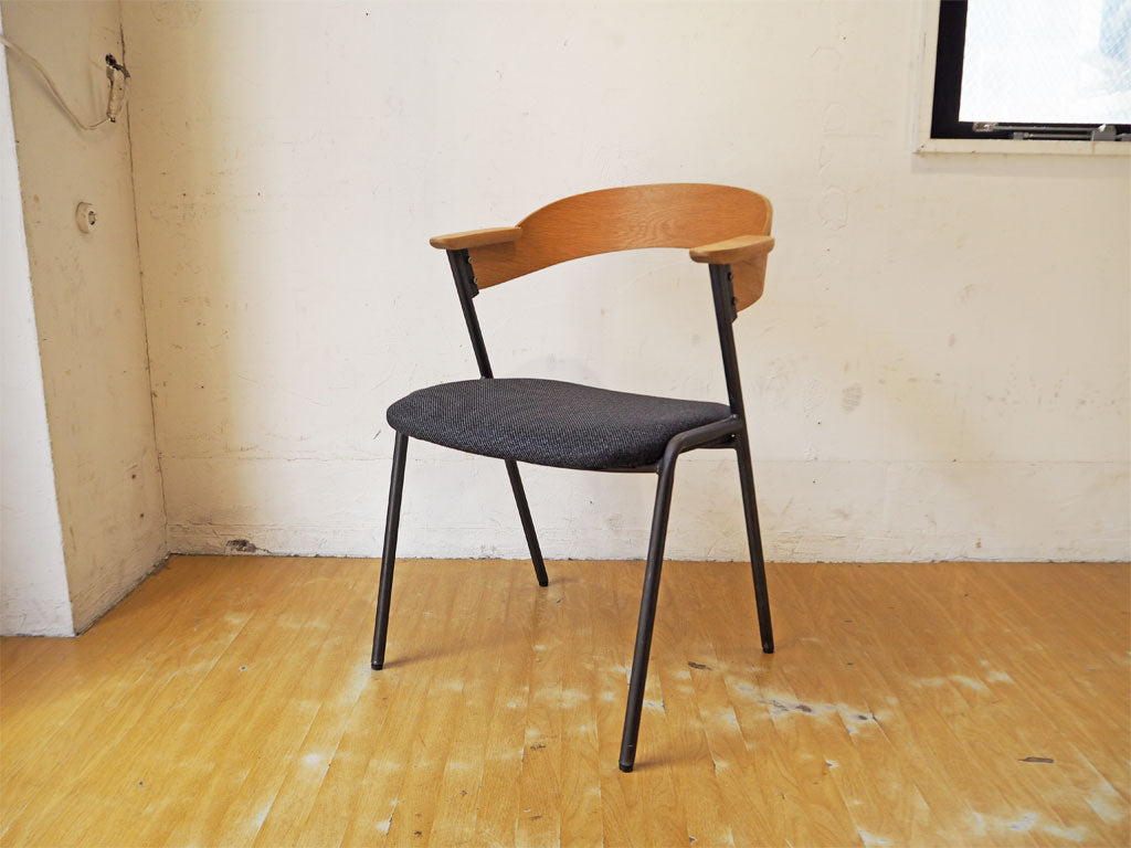 アデペシュ a.depeche ダニス danis ダイニングチェア ショートアーム チャコールモッシュブラック アッシュ材 A 中古品 買い取りしました。