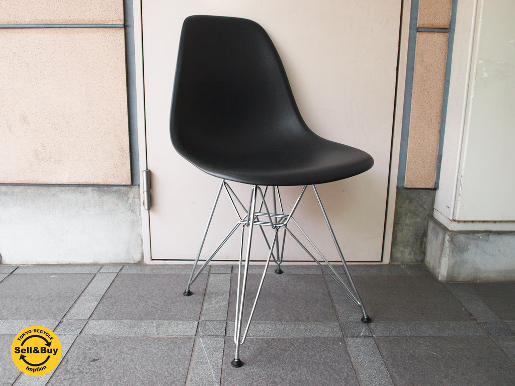 ハーマンミラー Herman Miller サイド シェル チェア エッフェルベース DSR ブラック イームズ デザイン 中古品 買い取りしました。下北沢店 出張買取もお任せ下さい。