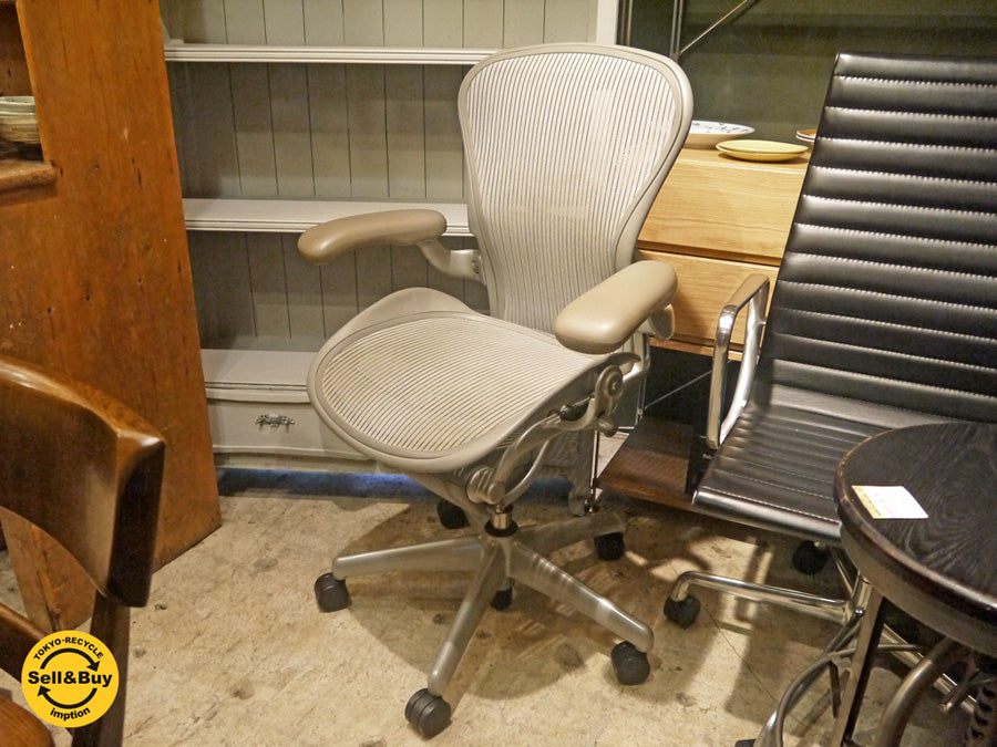 ハーマンミラー HermanMiller アーロンチェア Aeron ポスチャーフィット フル装備 Aサイズ グレー　中古品 買い取りしました！ 自由が丘店 出張買取もお任せください。