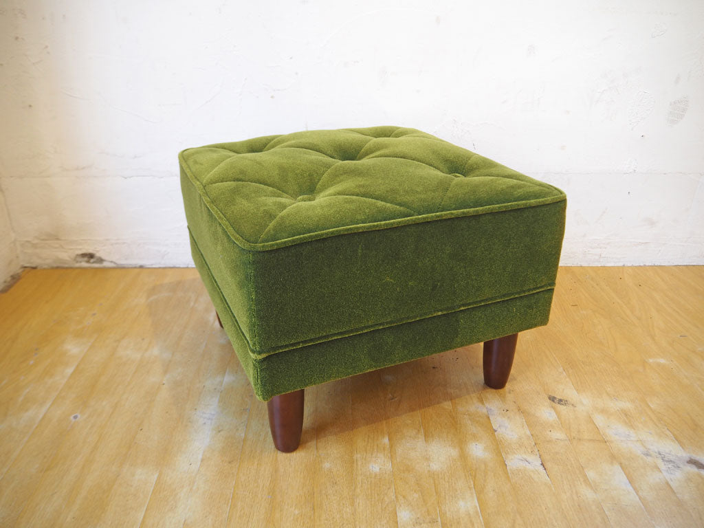カリモク60 オットマン Ottoman スツール モケットグリーン ミッドセンチュリー 中古品 買い取りしました。