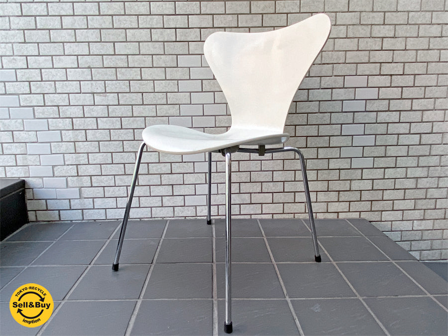 フリッツハンセン Fritz Hansen セブンチェア Seven Chair アルネヤコブセン Arne Jacobsen ホワイトラッカー 　中古品 買い取りしました。