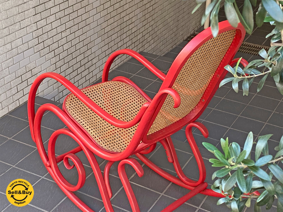 トーネット Thonet ベントウッドロッキングチェア ＃7028 曲木 レッド ポーランド ビンテージ ～軽やかで美しい革命～