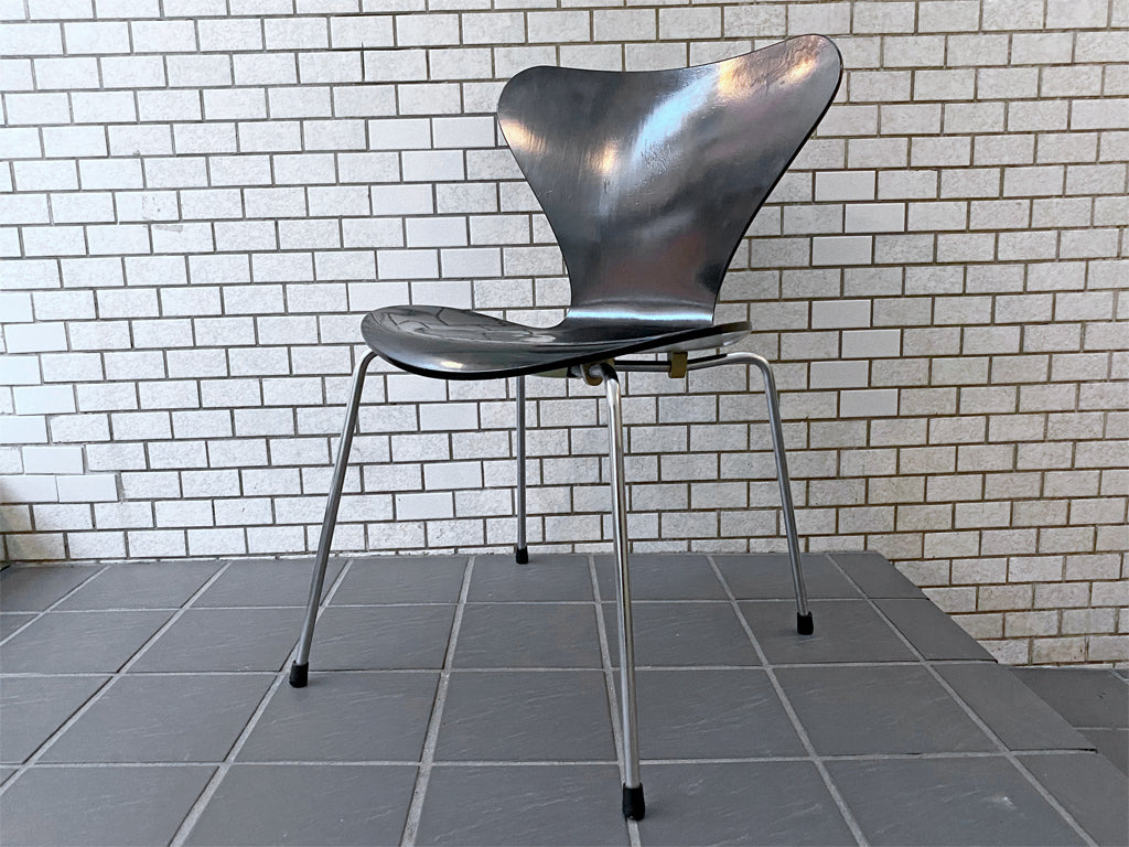 フリッツハンセン Fritz Hansen セブンチェア ブラック アルネ・ヤコブセン スタッキングチェア 北欧 デンマーク 　中古品 買い取りしました。
