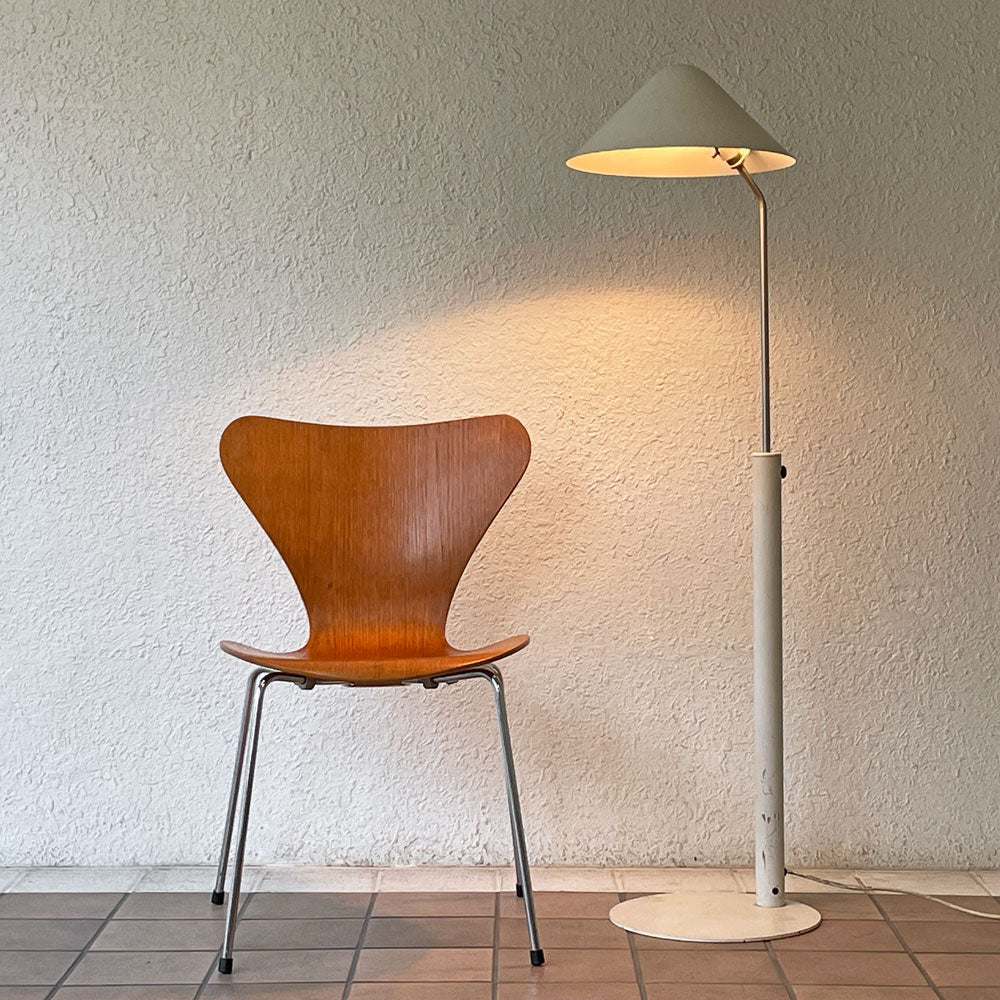  【用賀店】パンダル PANDUL ビップ VIP フロアライト Jørgen Gammelgaard 高さ調整可 ビンテージ デンマーク 北欧照明 買取させていただきました。