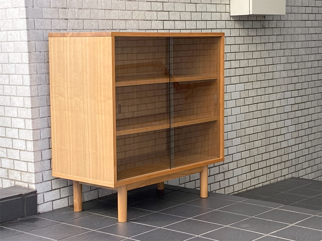 無印良品 MUJI キャビネット タモ材 スライドガラス 引き戸 丸脚 廃番 ナチュラル シンプルモダン 中古品 買い取りしました。