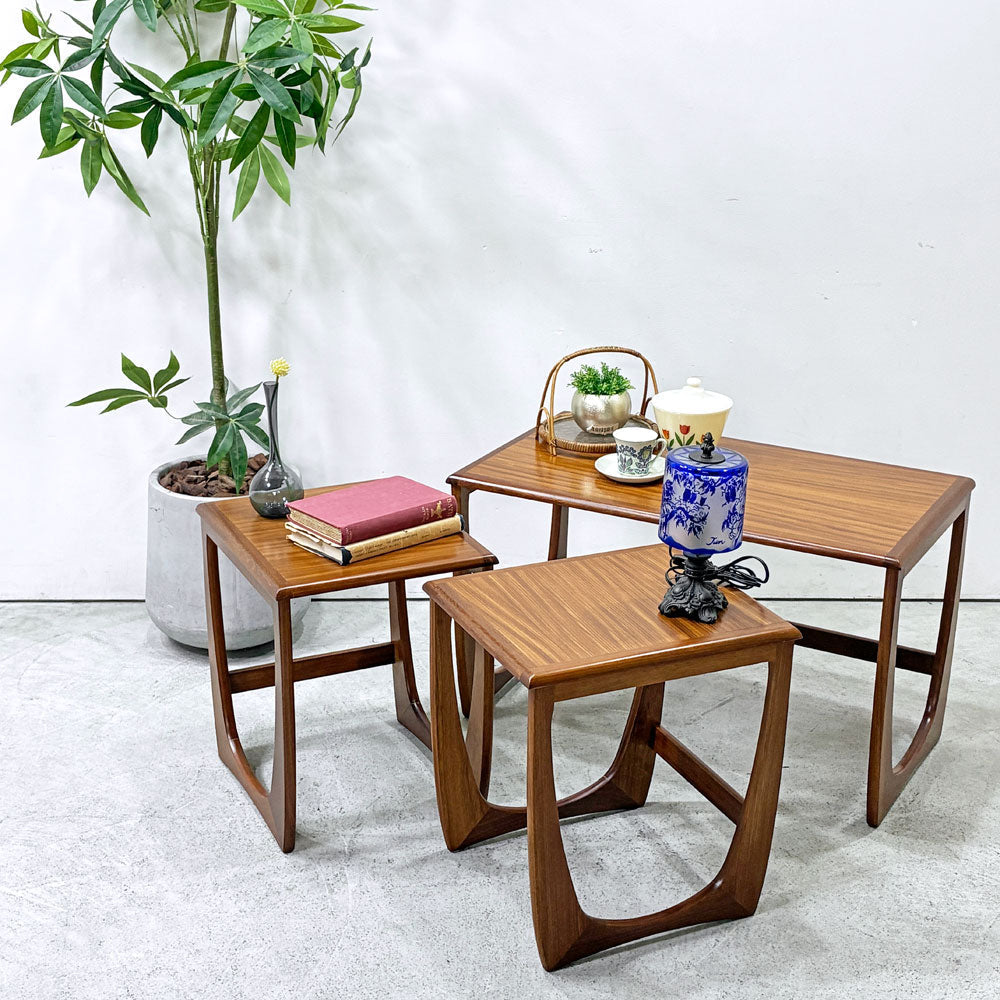 サンエルム・プロダクツ SUNELM Products チーク材 ネストテーブル スキーエンド 70's UKビンテージ 英国家具 ミッドセンチュリー　～極上のチークを愛する我が巣に～