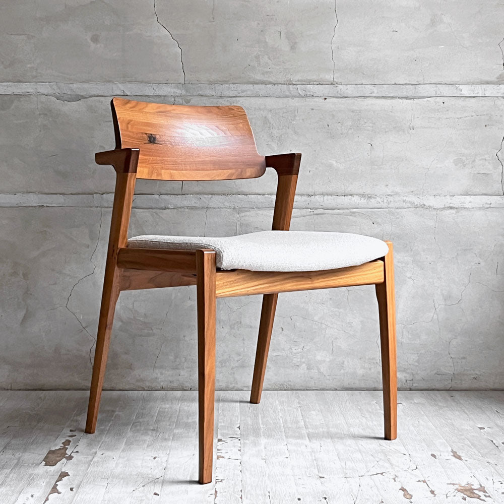 【学芸大学店】冨士ファニチア FUJI FURNITURE コティ Koti アームレスチェア ウォールナット材 カバーリング ファブリック ハーフアーム 北欧スタイル D04520N 2脚 買取させていただきました。