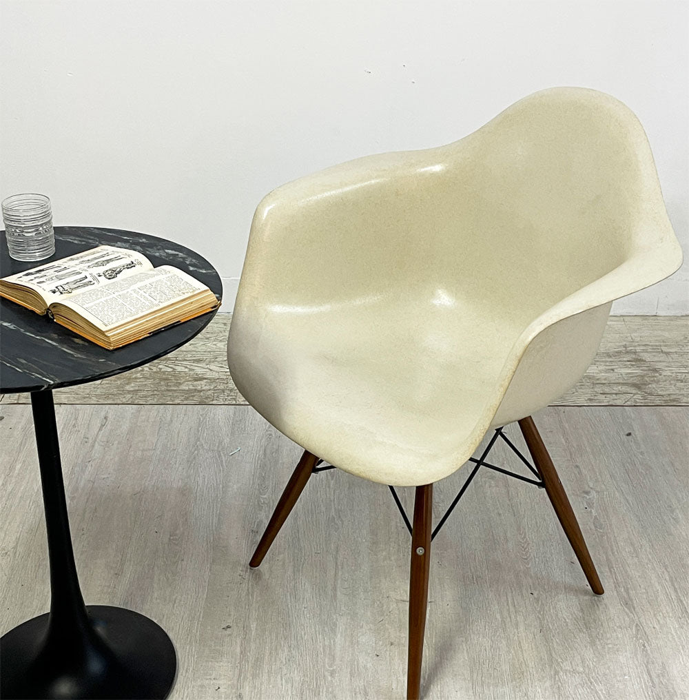 ハーマンミラー Herman Miller アームシェルチェア セカンド 2nd ビンテージ FRP ダヴェルベース パーチメント イームズ