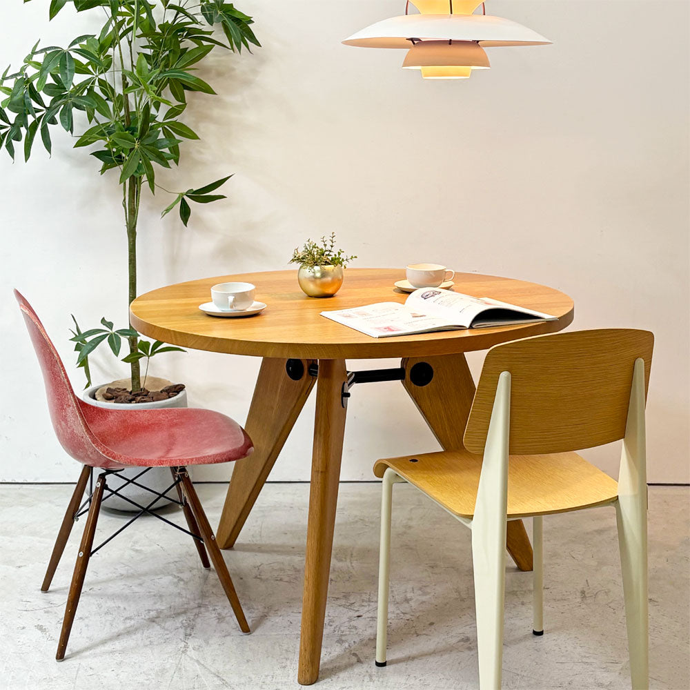 【祖師ヶ谷大蔵店】ヴィトラ vitra ゲリドン Gueridon ダイニングテーブル ラウンド ナチュラルオーク 無垢材 Φ105cm ジャン・プルーヴェ 定価399,300円 買取させていただきました。