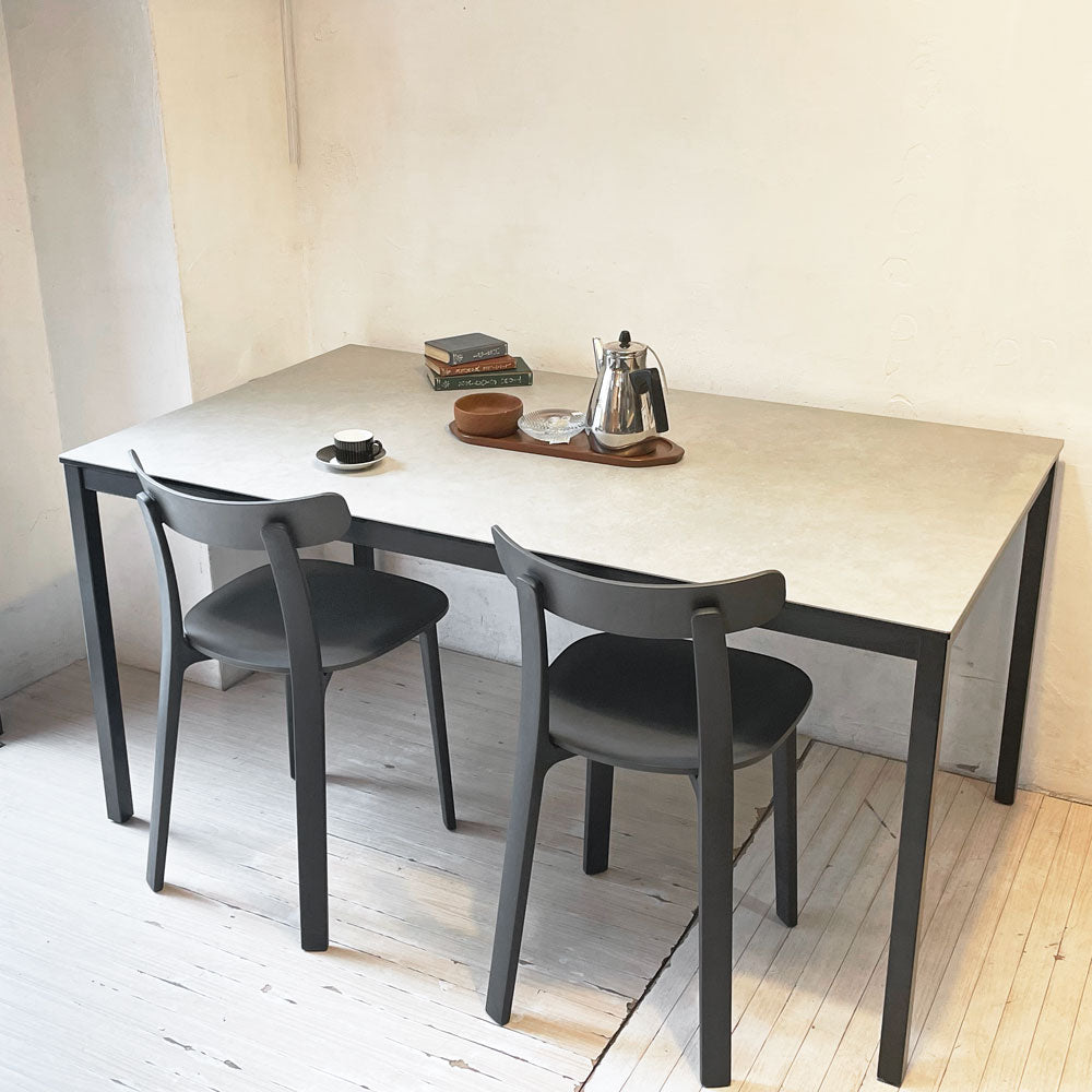 【下北沢店】クラッシュゲート CRASH GATE モルダ MOLDA ダイニングテーブル セラミック天板 w150cm 関家具 買取させていただきました。