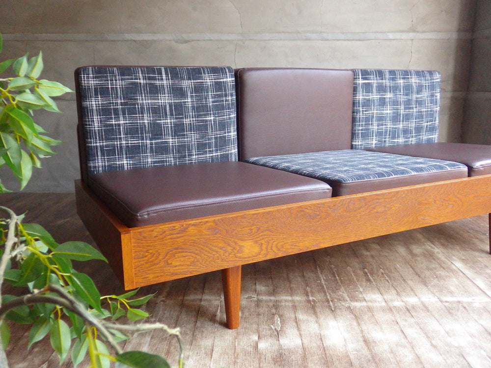 パシフィックファニチャーサービス Pacific furniture service P.F.S クラブシックス CLUB 6 3シーター ソファ オーク材 リバーシブル 定価 154,000円 ～お部屋の印象を変えるリバーシブルクッション～