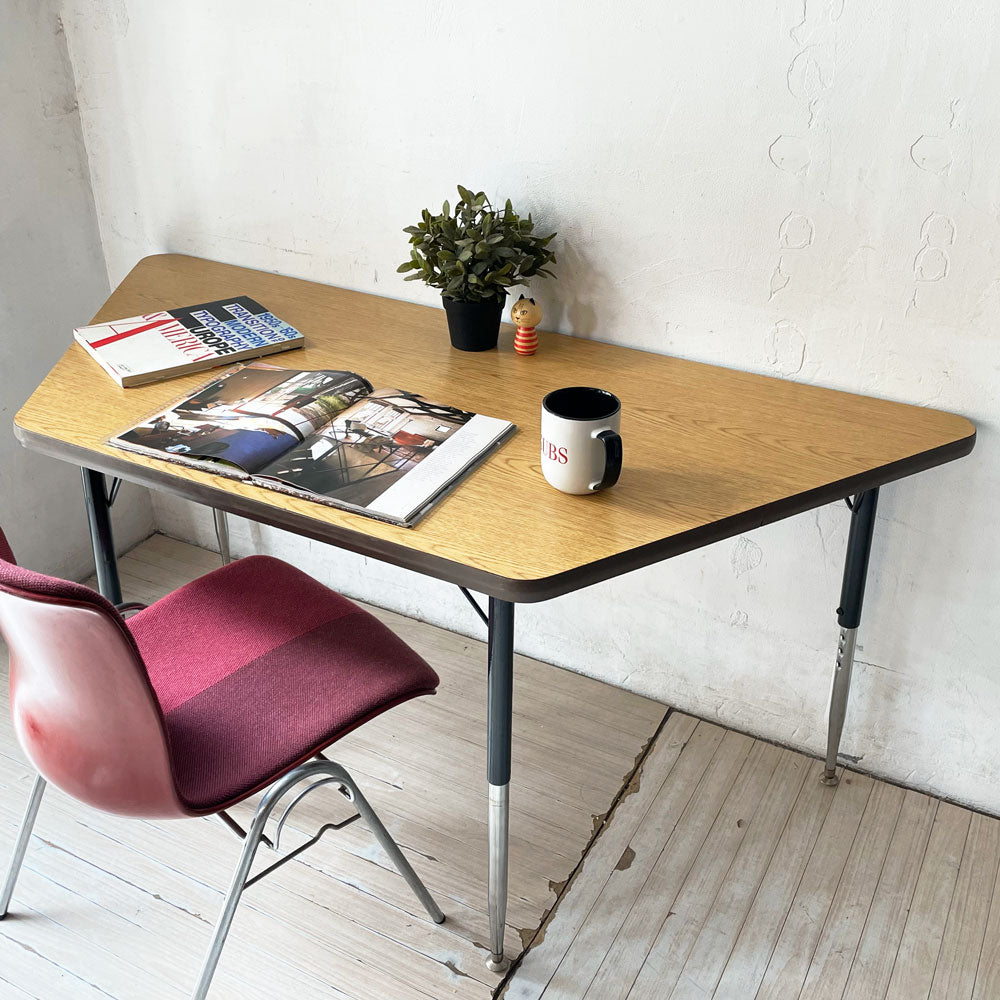 【下北沢店】バルコ VIRCO 4000 ダイニングテーブル ワークテーブル オーク材天板 高さ調節機能 USビンテージ アメリカ 買取させていただきました。