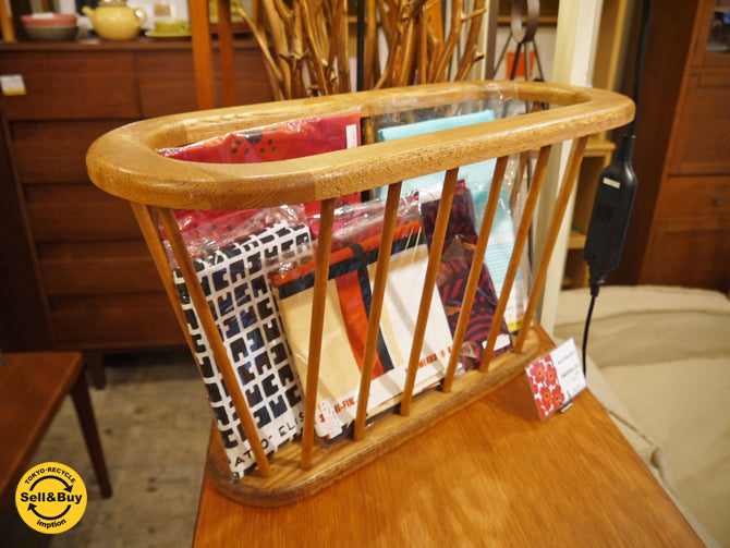 ビンテージ オーク材マガジンラック スポーク ラウンド 中古品 買い取りしました！ 自由が丘店 出張買取もお任せください。