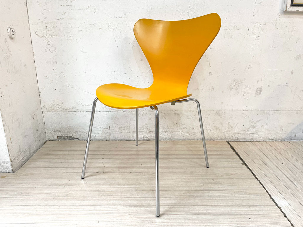 フリッツハンセン Fritz Hansen セブンチェア ダイニングチェア スタッキングチェア ラッカー仕上げ イエロー アルネ・ヤコブセン デンマーク 北欧家具 ビンテージ 中古品 買い取りしました。