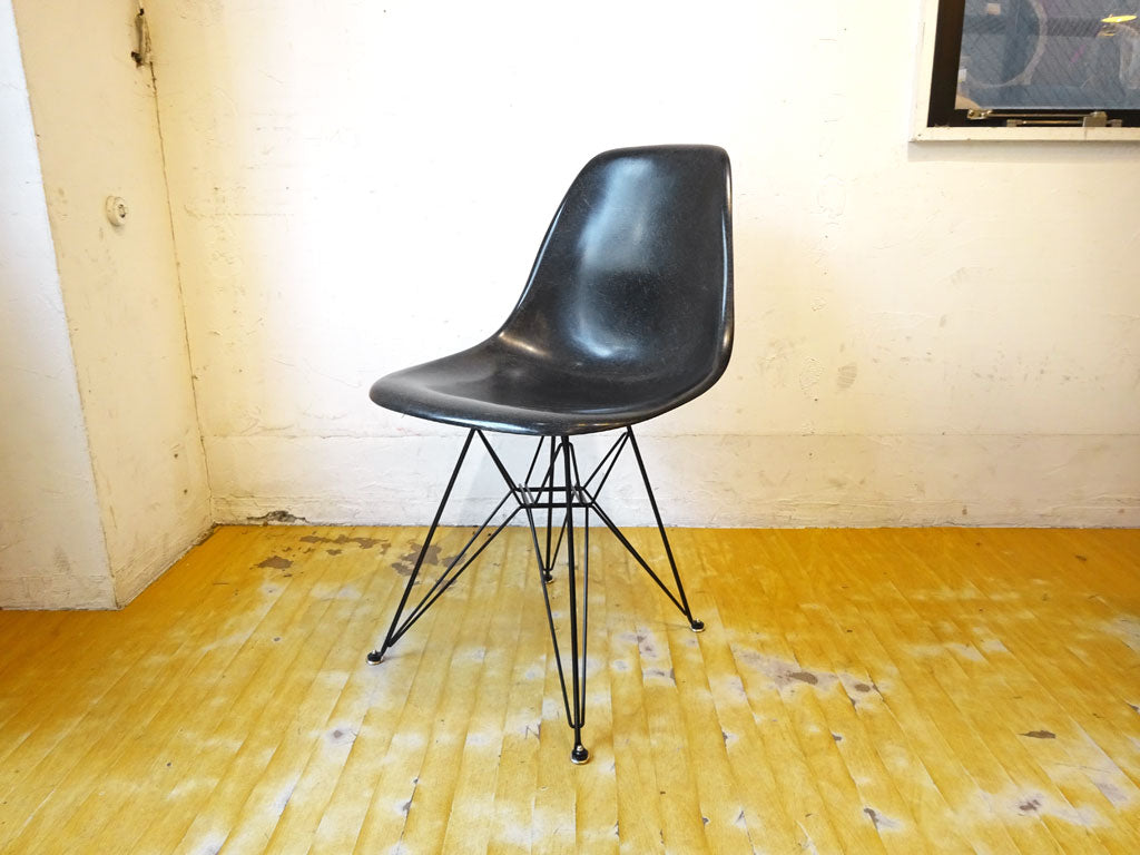 ハーマンミラー Herman Miller サイドシェルチェア 現行 FRP ブラック エッフェルベース イームズ A 下北沢店 中古品 買い取りしました。