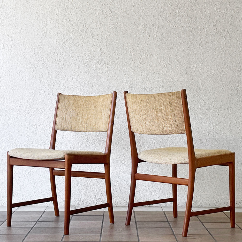  【用賀店】北欧ビンテージ Vintage チーク無垢材 ダイニングチェア ファブリック ベージュ系 ミッドセンチュリー A＆B 計2脚 買取させていただきました。