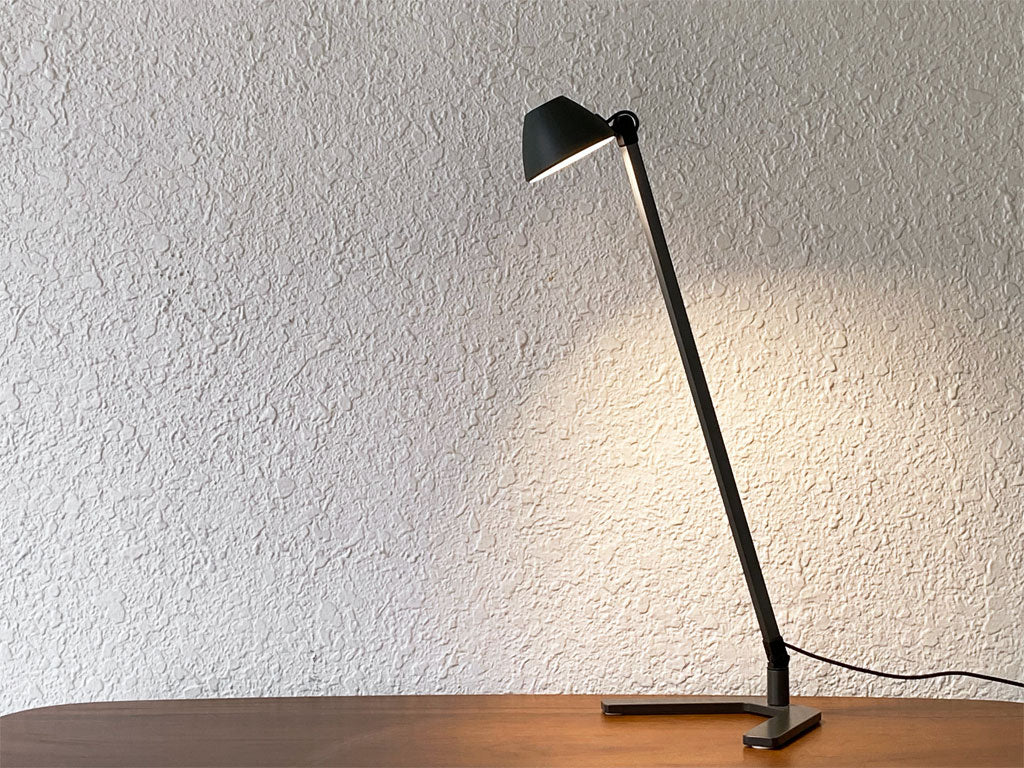 バルトマン waldmann Lucio デスクランプ タスクランプ LED アルミ 無段階調光 ドイツ モダン バウハウス 中古品 買い取りしました。