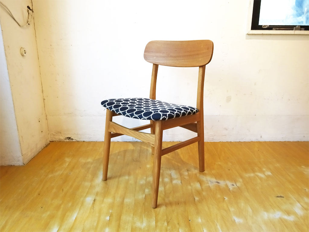 ミナ ペルホネン Mina perhonen ダイニングチェア 北欧スタイル ファブリックシート タンバリン生地 皆川明 B 中古品 買い取りしました。