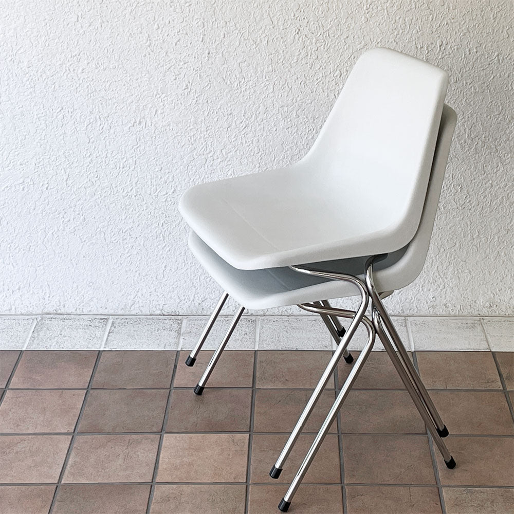  【用賀店】ヒリー HILLE ポリサイドチェア POLYSIDE CHAIR ロビン・デイ ROBIN DAY クローム Chrome イギリス 2脚 買取させていただきました。