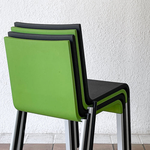 ヴィトラ vitra. ゼロスリー .03 ダイニングチェア スタッキングチェア マールテン・ヴァン・セーヴェレン Maarten Van Severen　～必要なものだけを見つめて～