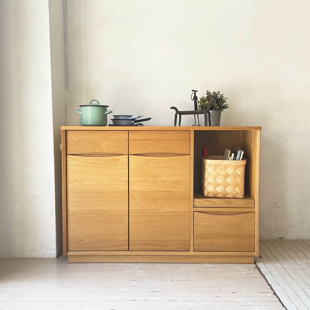 【下北沢店】ウニコ unico シグネ SIGNE キッチンカウンター オーク材 袴脚 ナチュラルモダン 北欧スタイル 廃盤 買取させていただきました。