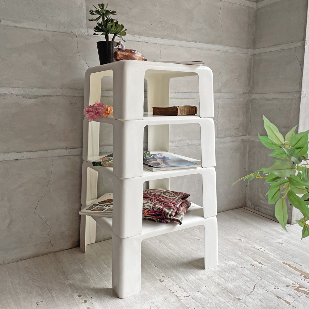 【学芸大学店】シーアンドビー イタリア C&B Italia クアトロガッティ Quattro Gatti ネストテーブル スタッキング コーヒーテーブル シェルフ ガーデンテーブル マリオ・ベリーニ FRP ビンテージ イタリアモダン ♪ 買取させていただきました。