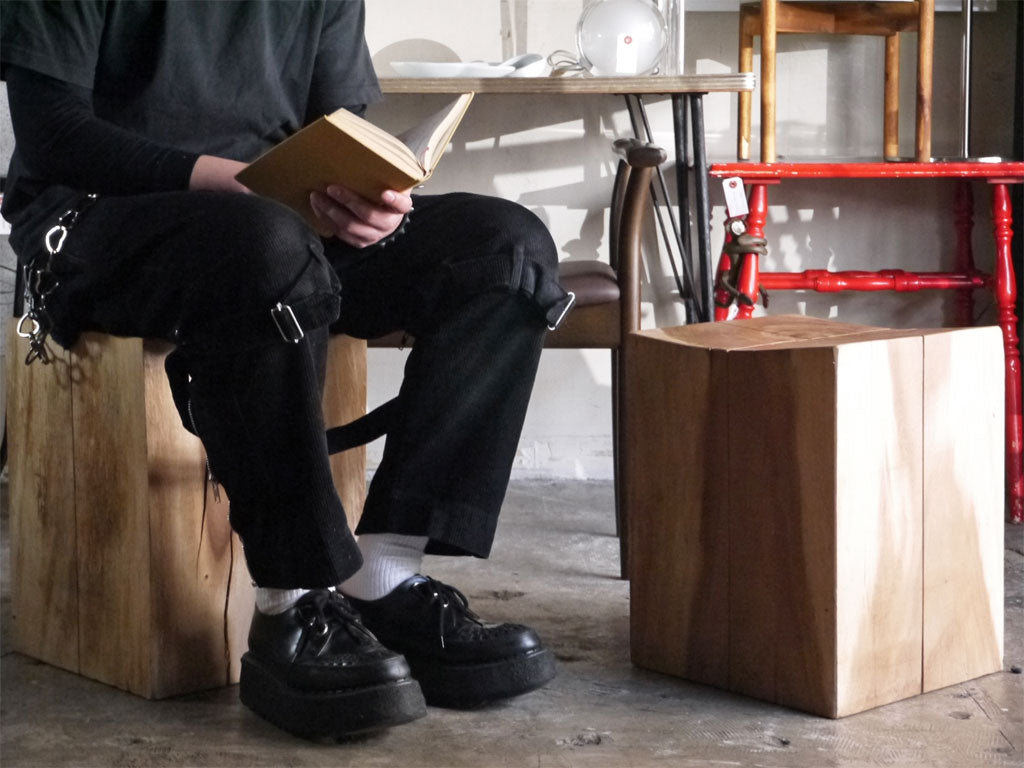 クラフトファニチャー craft furniture 無垢材スツール solid wood stool Licht Gallery 取扱い ～正体不明の魅力～