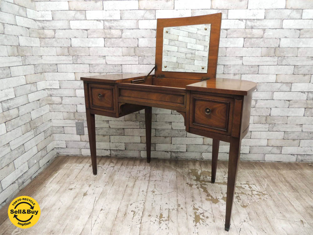 ドレクセルヘリテイジ DREXEL HERITAGE トライユン Triune ビンテージ デスクドレッサー 化粧台 マホガニー 中古品 買い取りしました！ 自由が丘店 出張買取もお任せください。