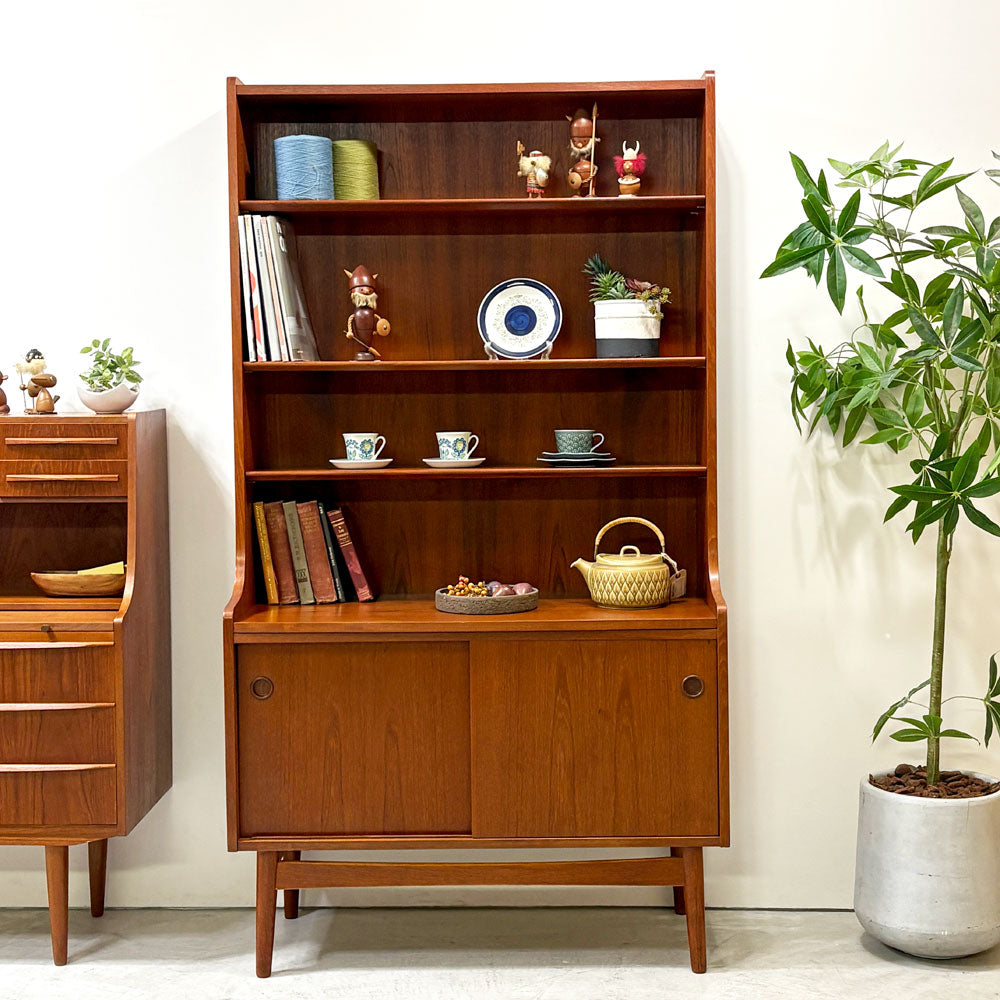 ボーンホルムス・モーベルファブリック Bornholms Mobelfabrik チーク材 ブックシェルフ 4段 本棚 飾り棚 H182cm ヨハネス・ソース デンマーク 北欧ビンテージ～私たちを見守ってくれる存在～