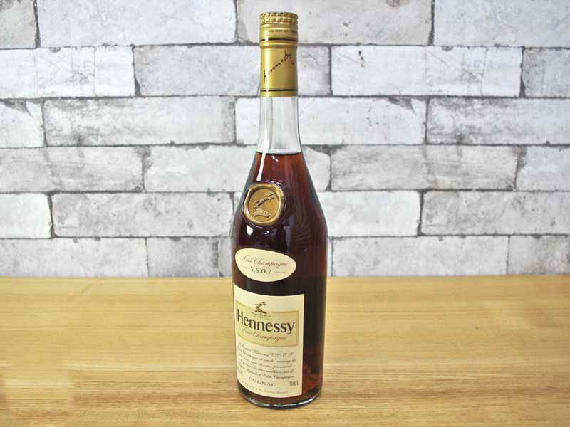 ヘネシー Hennessy V.S.O.P. コニャック 700ml ブランデー 未開栓 箱付き　お酒を買取りしました。