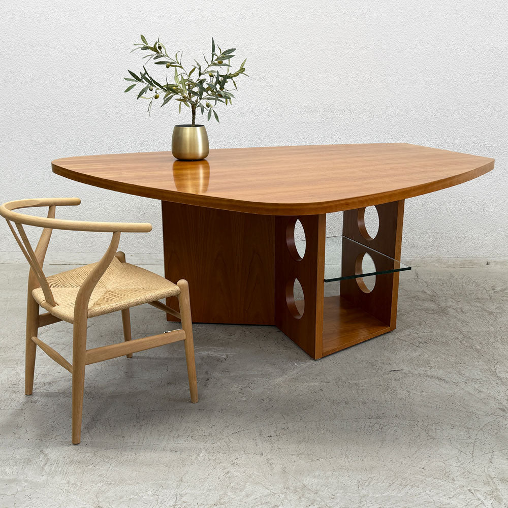 テクタ TECTA M21 ダイニングテーブル チェリー材 ～ バウハウスの機能美を日常に ～